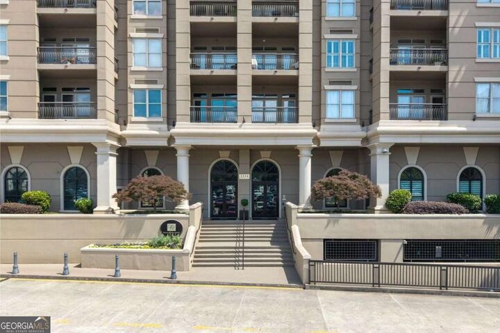 Property Photo: 3334 Peachtree Road NE 103 GA 30326