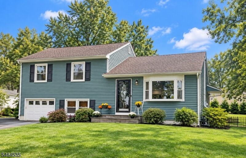 Property Photo:  57 Lakeview Ave  NJ 08809 