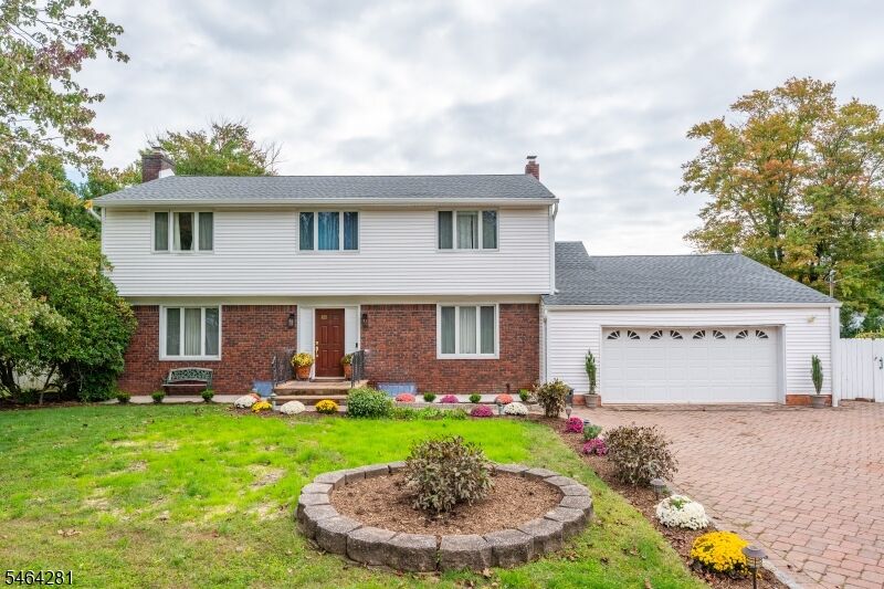 Property Photo:  2 Glencove Rd  NJ 07950 