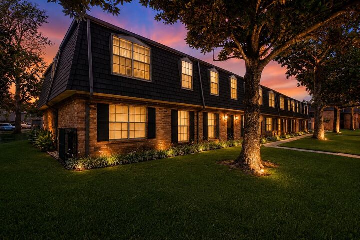 Property Photo: 9001 Gaylord Street 4 TX 77024