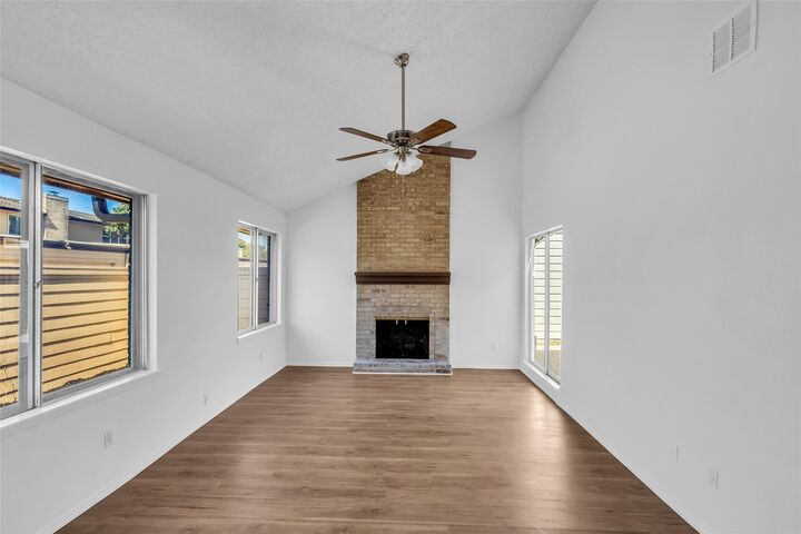 Property Photo:  10387 Huntington Place Drive 387  TX 77099 