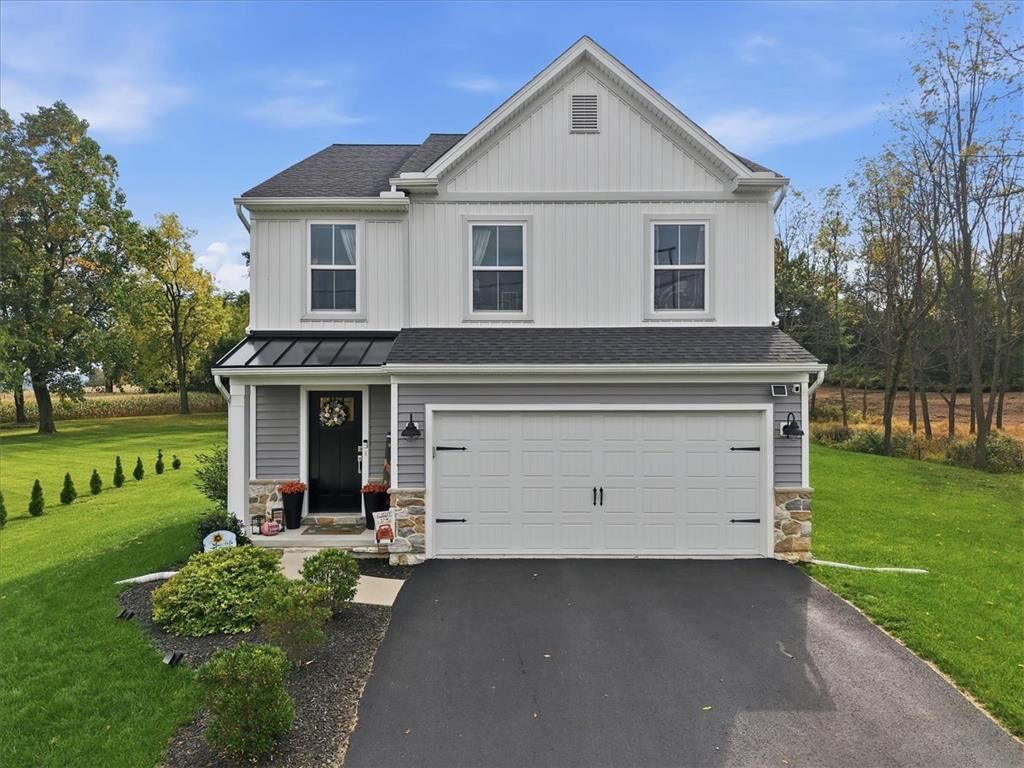 Property Photo:  9524 Newtown Road  PA 18031 