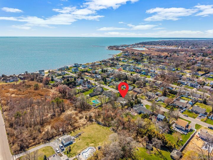 Property Photo:  223 Connetquot Road  NY 11705 