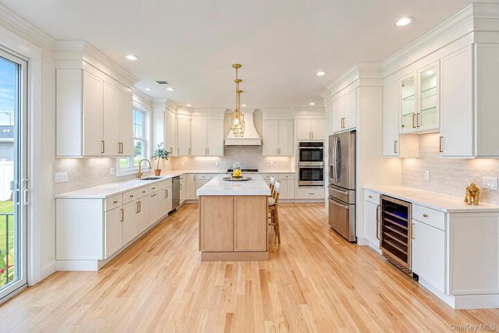 Property Photo:  89 West Avenue  NY 11801 