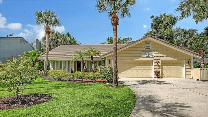 Property Photo:  4887 Peregrine Point Circle E  FL 34231 