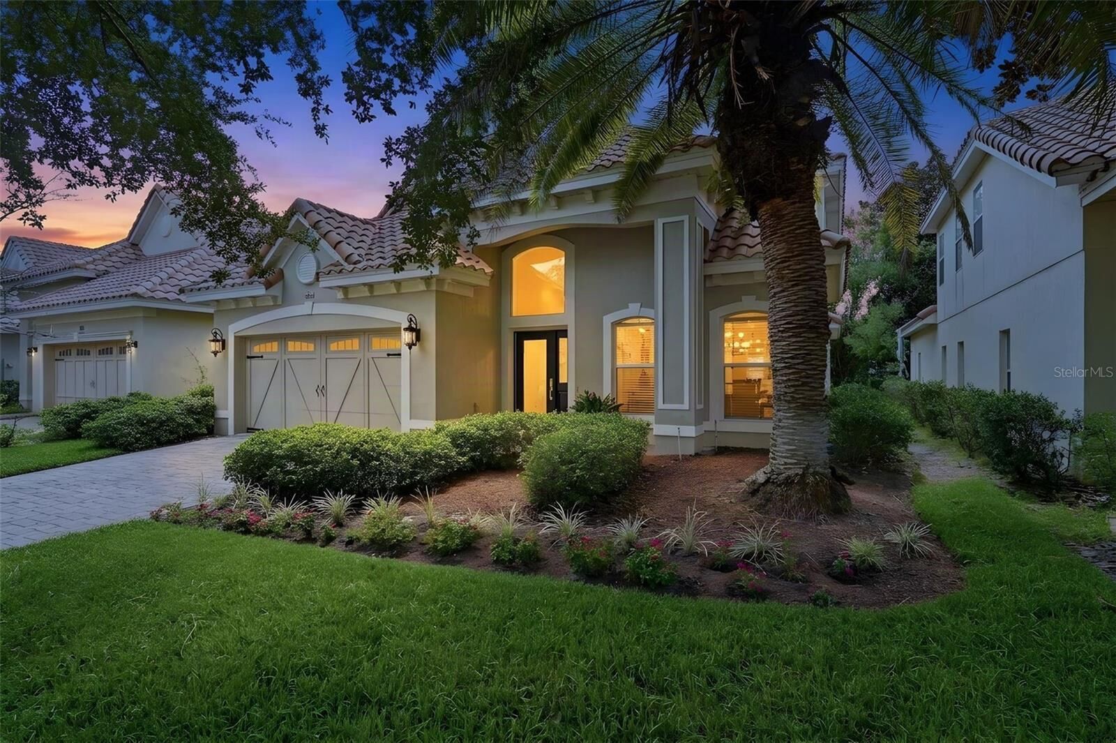 Property Photo: 6967 Brescia Way FL 32819