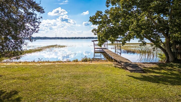Property Photo: 215 S Lake Howard Drive FL 33880