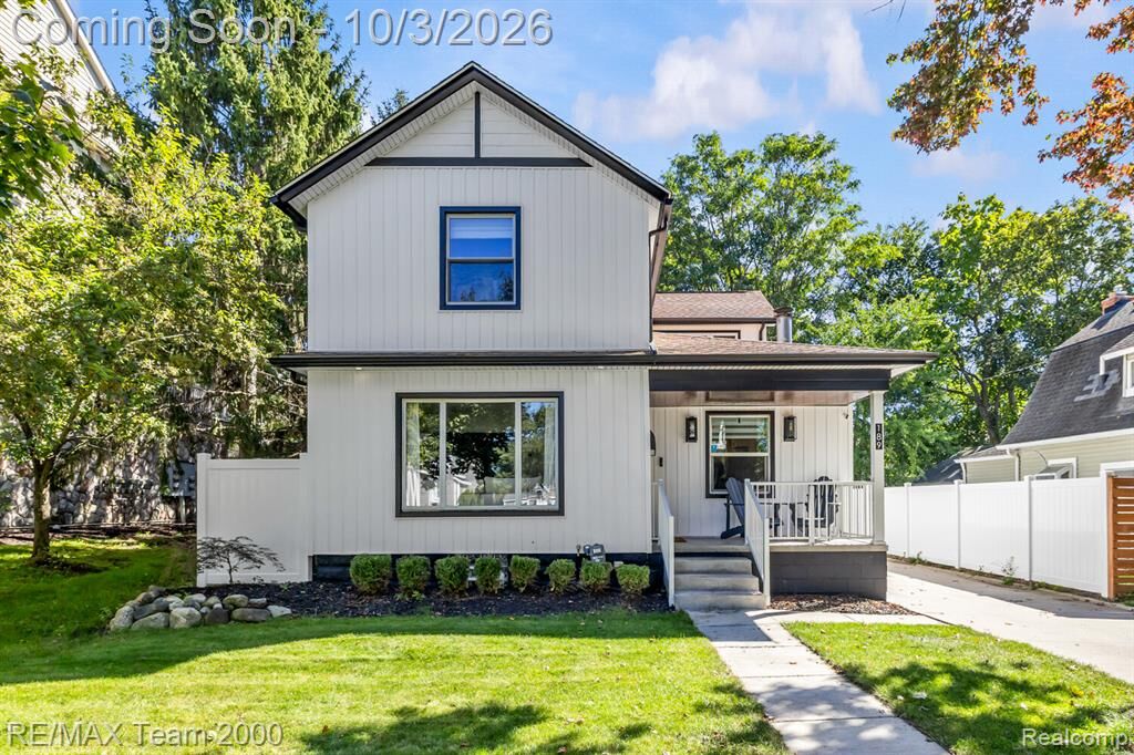 Property Photo:  189 Hamilton Street  MI 48170 1647 