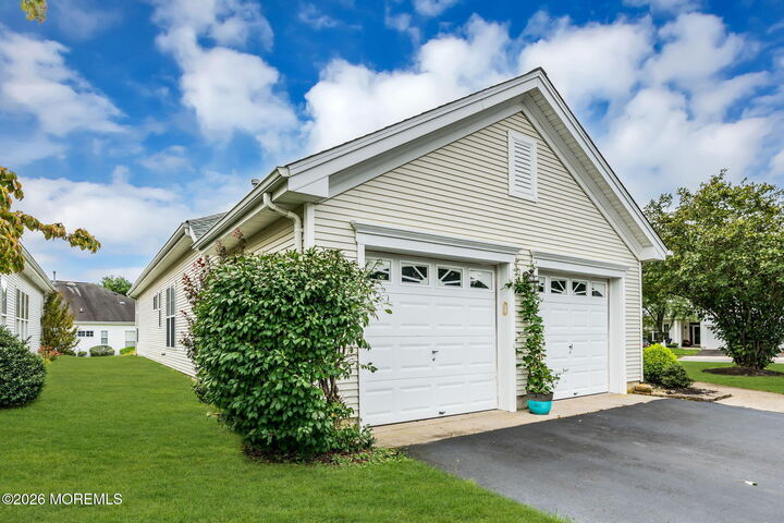 Property Photo:  2 Summerlawn Drive  NJ 08701 