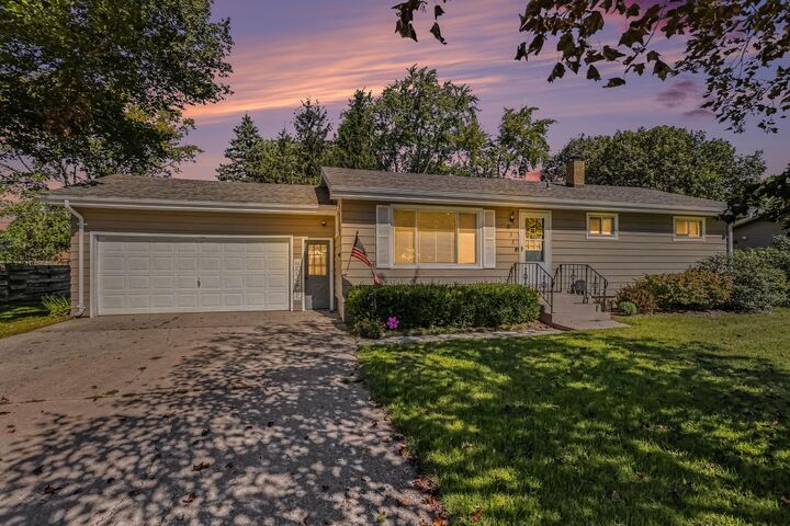 Property Photo: 655 Ansley Drive MI 49085