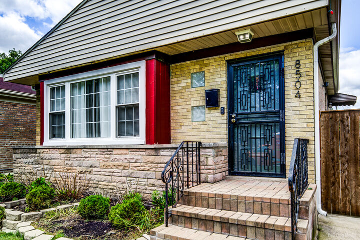 Property Photo:  8504 S Calumet Avenue  IL 60619 