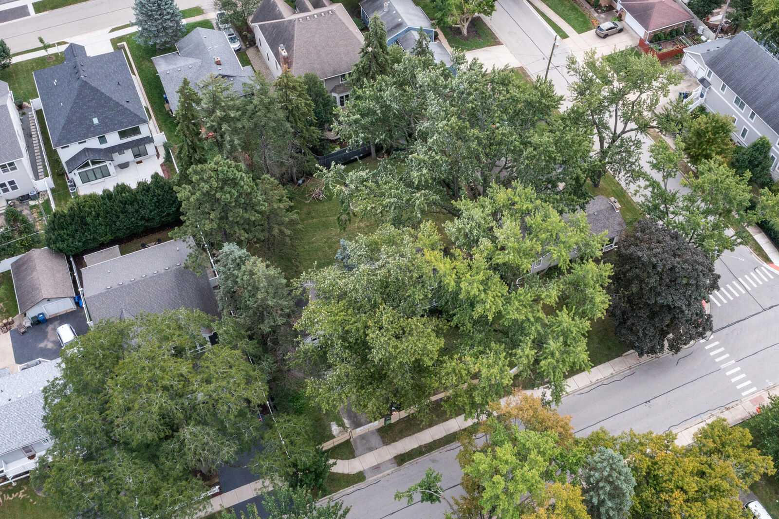 Property Photo: 1314 N Eagle Street IL 60563