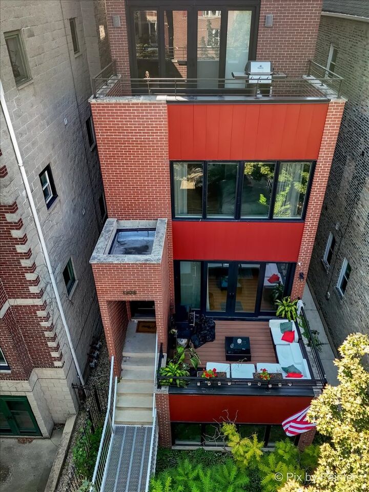 Property Photo:  1308 N Bosworth Avenue 2  IL 60622 