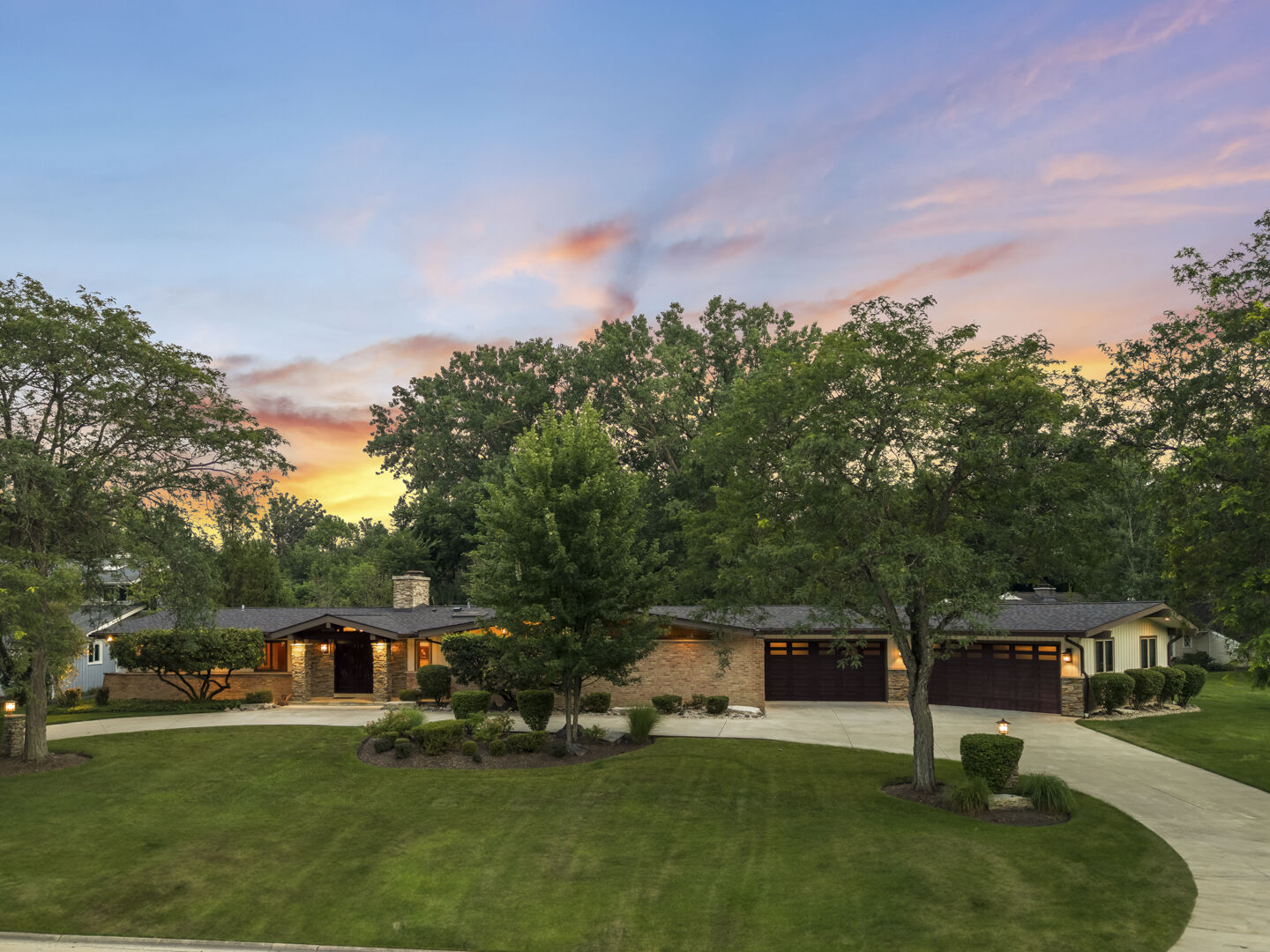 Property Photo: 13 Yorkshire Drive IL 60069