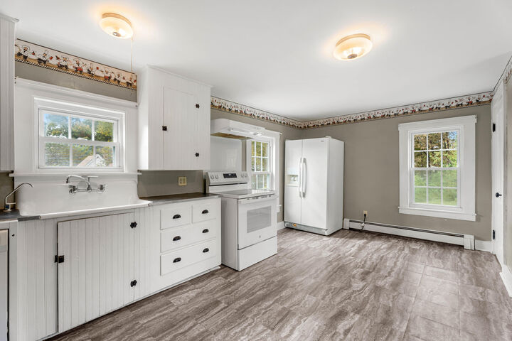 Property Photo:  12 Berwick Avenue  ME 04073 
