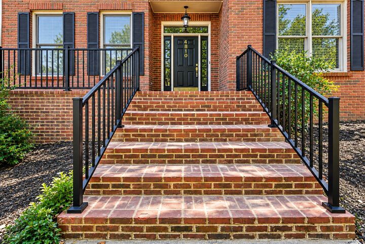Property Photo:  4810 Saint Andrew Ct  TN 37043 