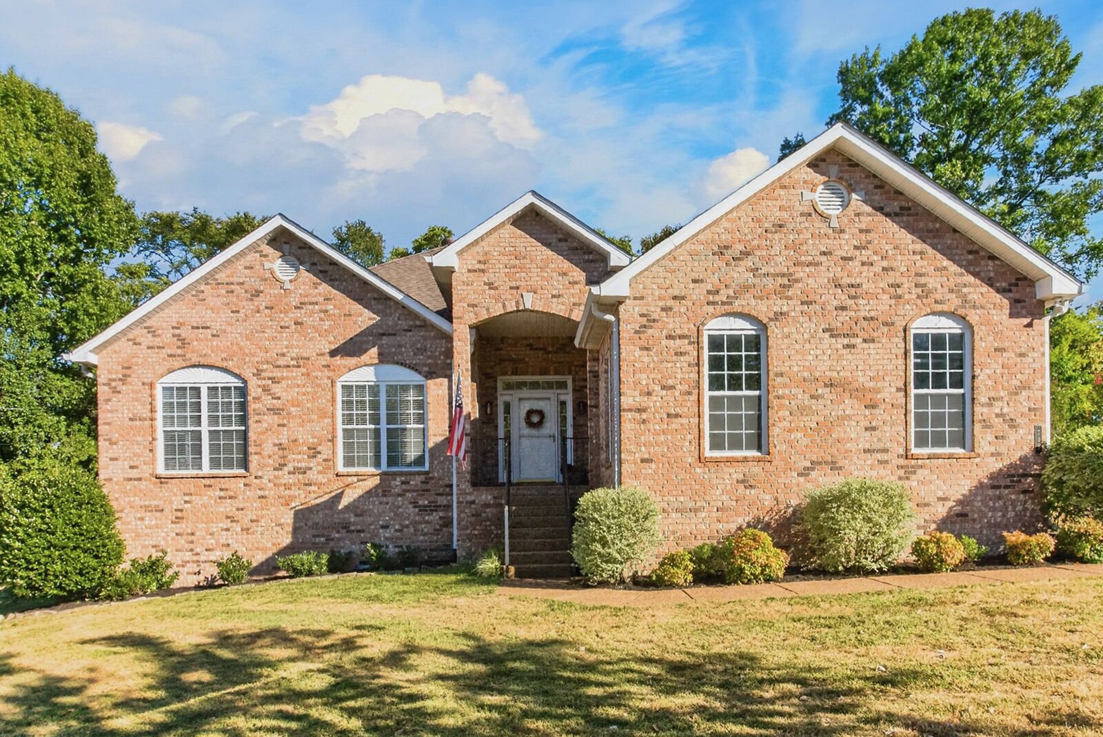 Property Photo:  716 Cowan Dr  TN 37135 