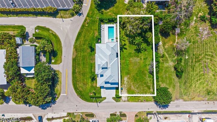 Property Photo:  1972 Frederick Street  FL 34112 
