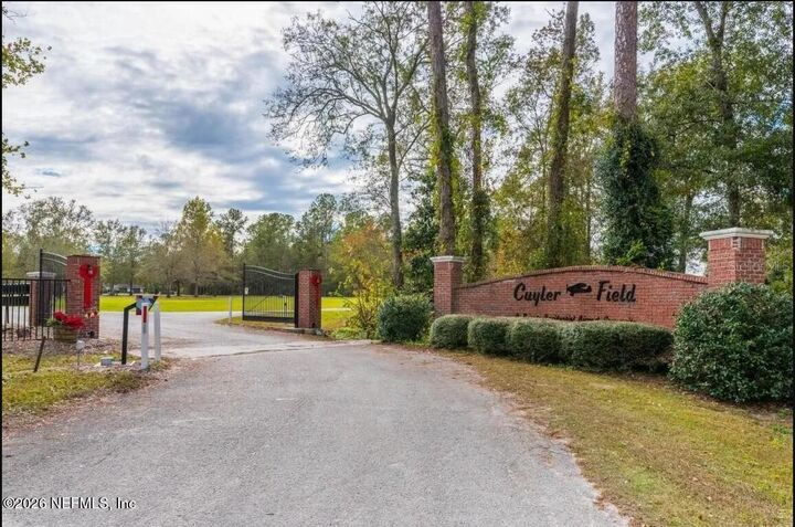 Property Photo:  16101 Cub Court  FL 32040 