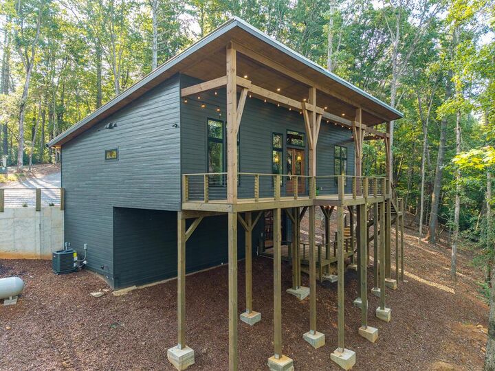 Property Photo:  106 Circle Drive  GA 30536 