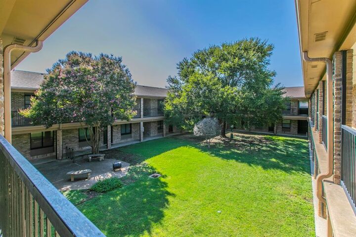 Photo de la propriété:  1214 Baylor Avenue 205  TX 76706 