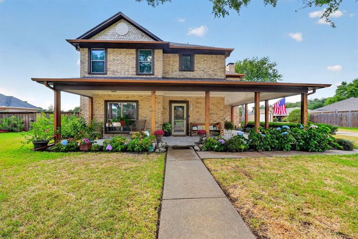 Property Photo:  2104 Lajolla Drive  TX 75142 