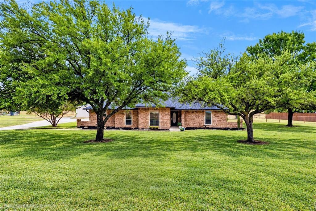Property Photo: 1694 Betts Lane TX 75078
