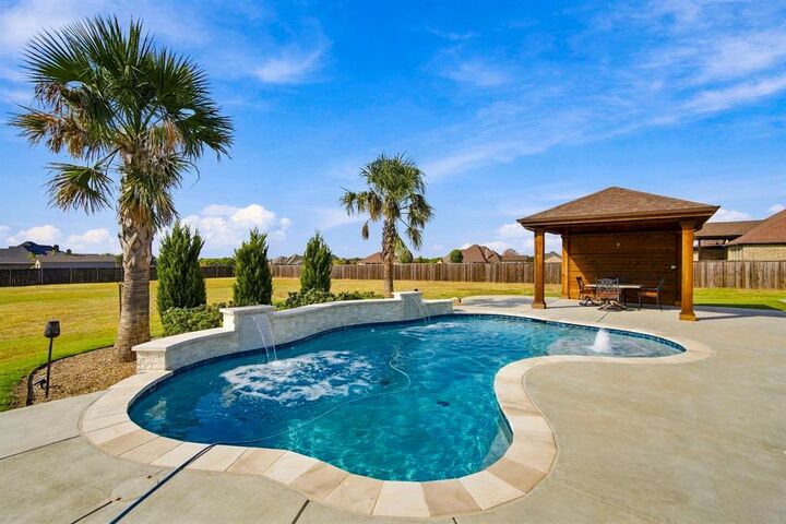 Property Photo: 5620 Limestone Lane TX 76065