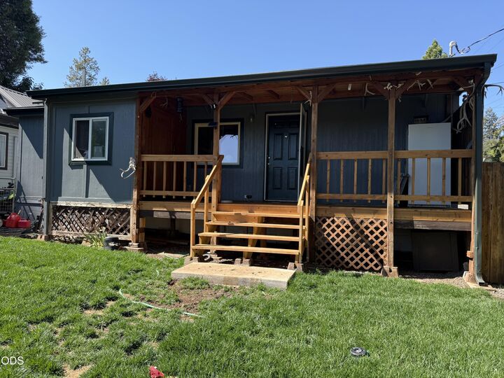 Property Photo:  545 Laurel Avenue  OR 97522 