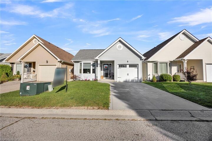 Property Photo: 16 Hawkins Crescent ON N4G 5K7