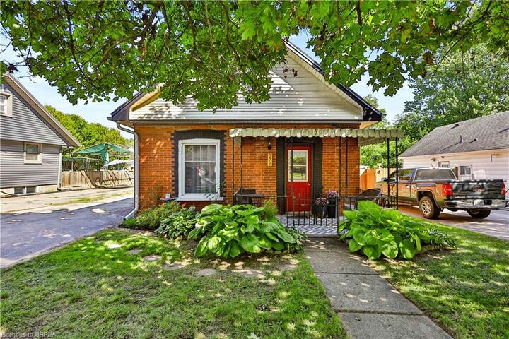 Property Photo:  277 Queen Street N  ON N3Y 3Y8 