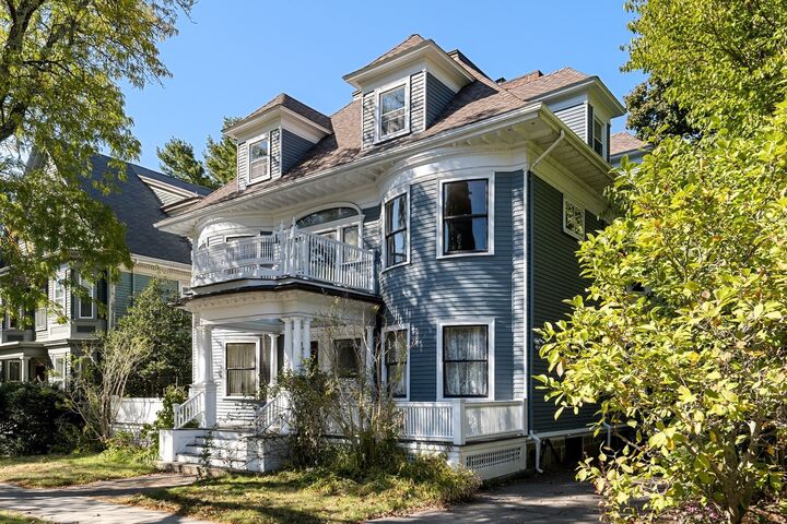 Property Photo:  30 Welles Ave 3  MA 02124 