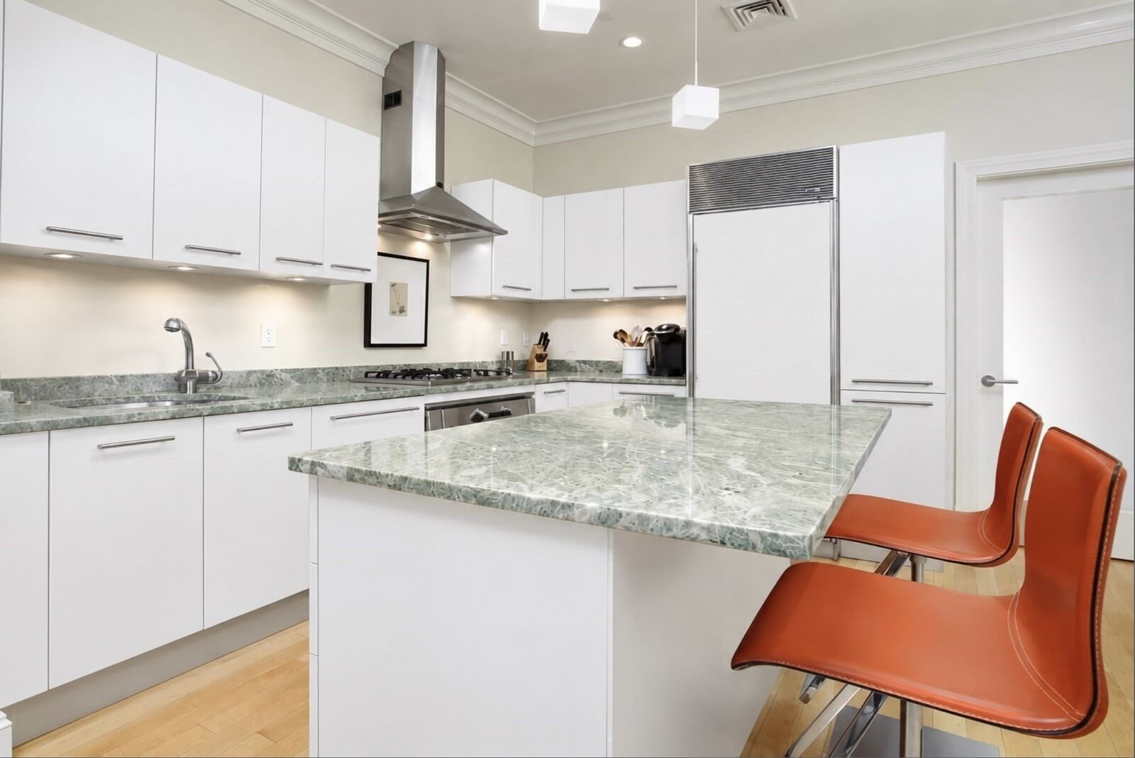 Property Photo:  192 West Springfield Street 2  MA 02118 