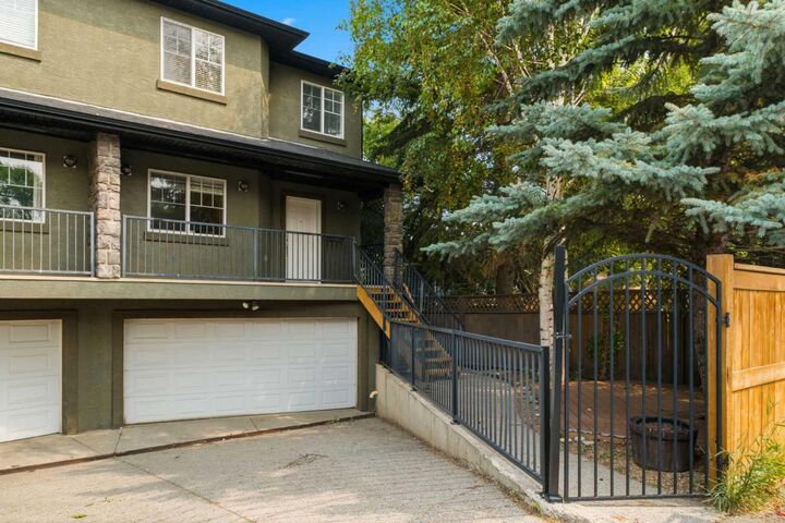 Property Photo:  435 13 Avenue NE 2  AB T2E 1C3 