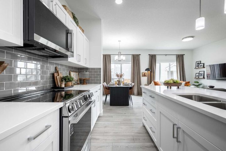 Property Photo:  31 Heritage Point  AB T4C 3K6 