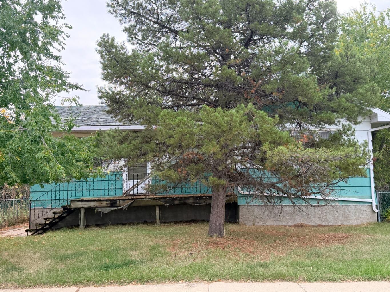 Property Photo:  714 2 Street SW  AB T0J 0Y6 