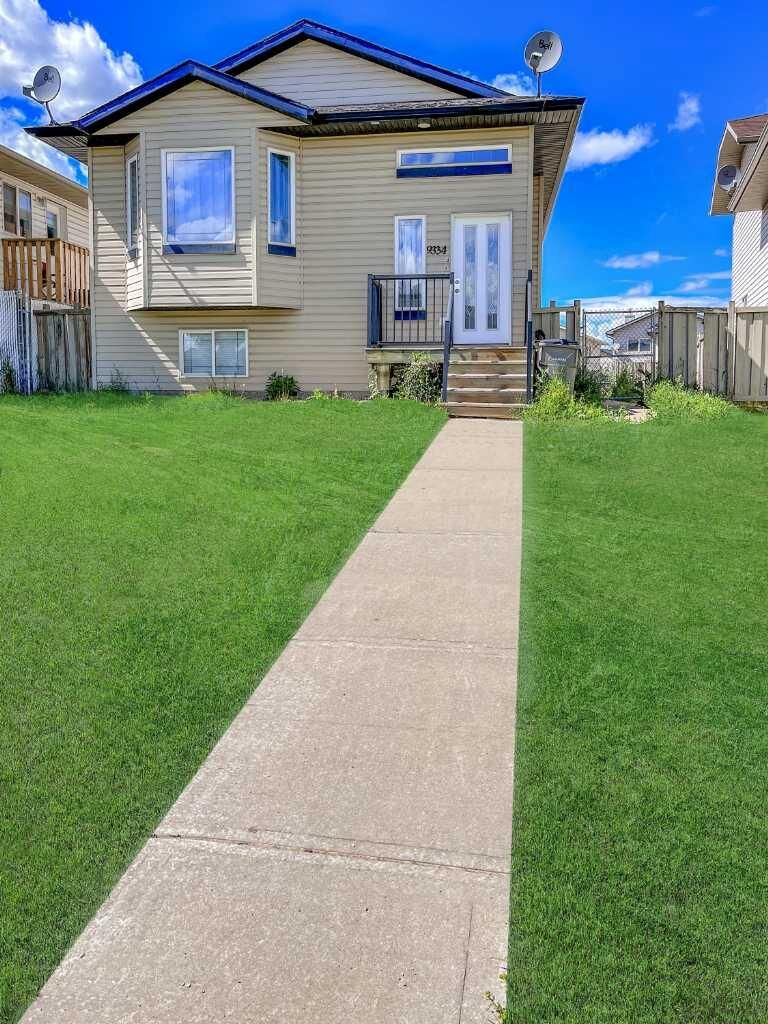 Property Photo:  9334 Lakeland Drive B  AB T8X 1N5 