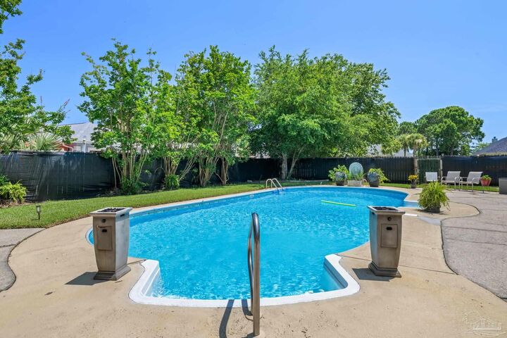 Property Photo:  3900 E Tiger Point Blvd  FL 32563 