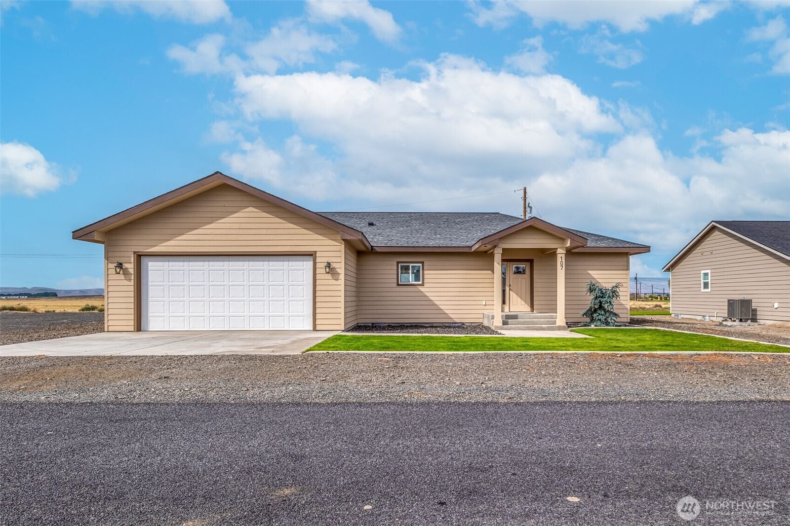 Property Photo:  107 W Chinook Avenue  WA 98824 