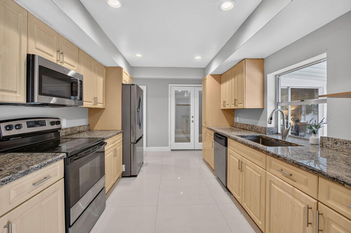 Property Photo:  3120 Mariner Way  FL 33462 