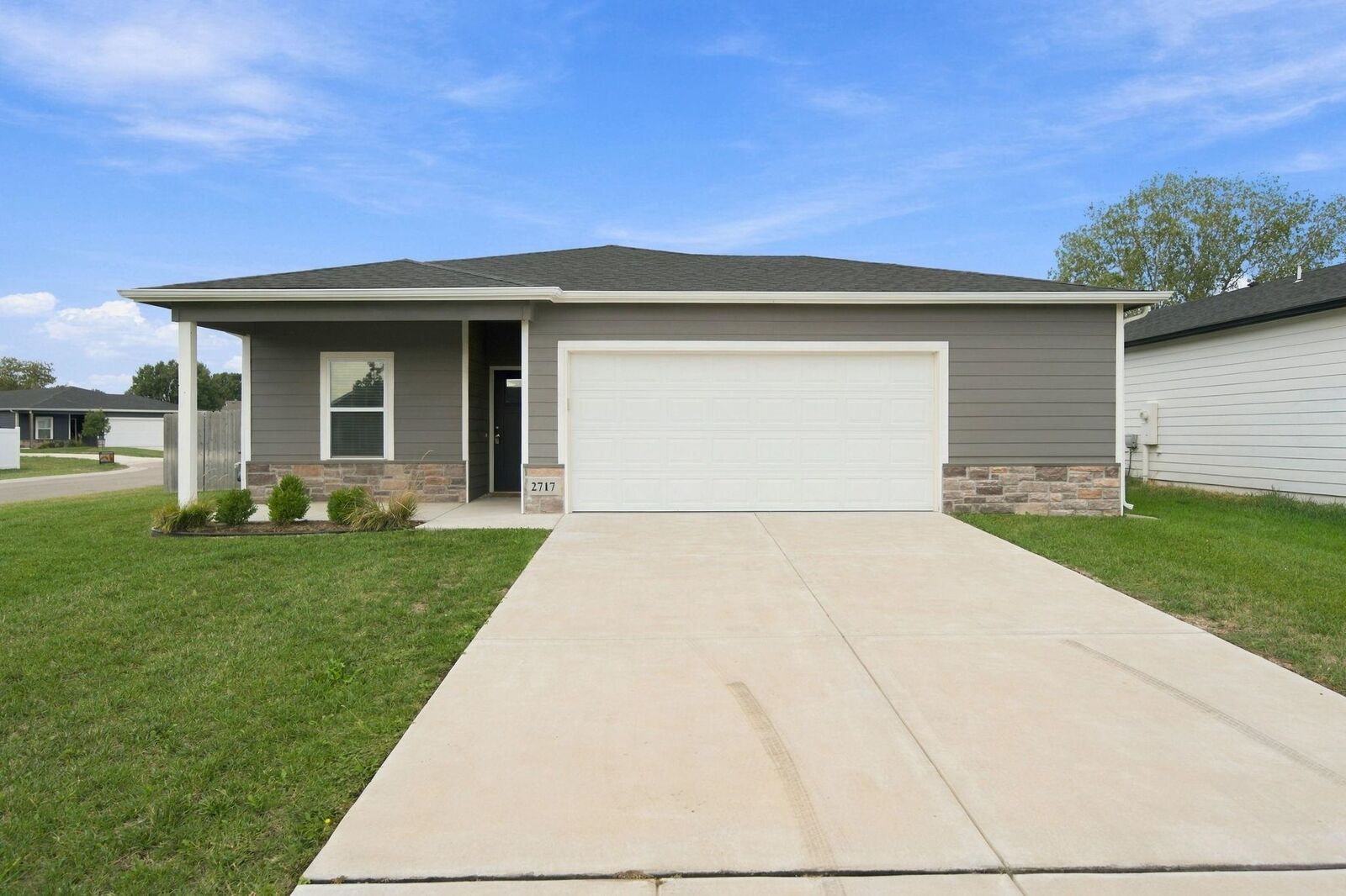 Property Photo:  2717 S Cypress St  KS 67210-2475 