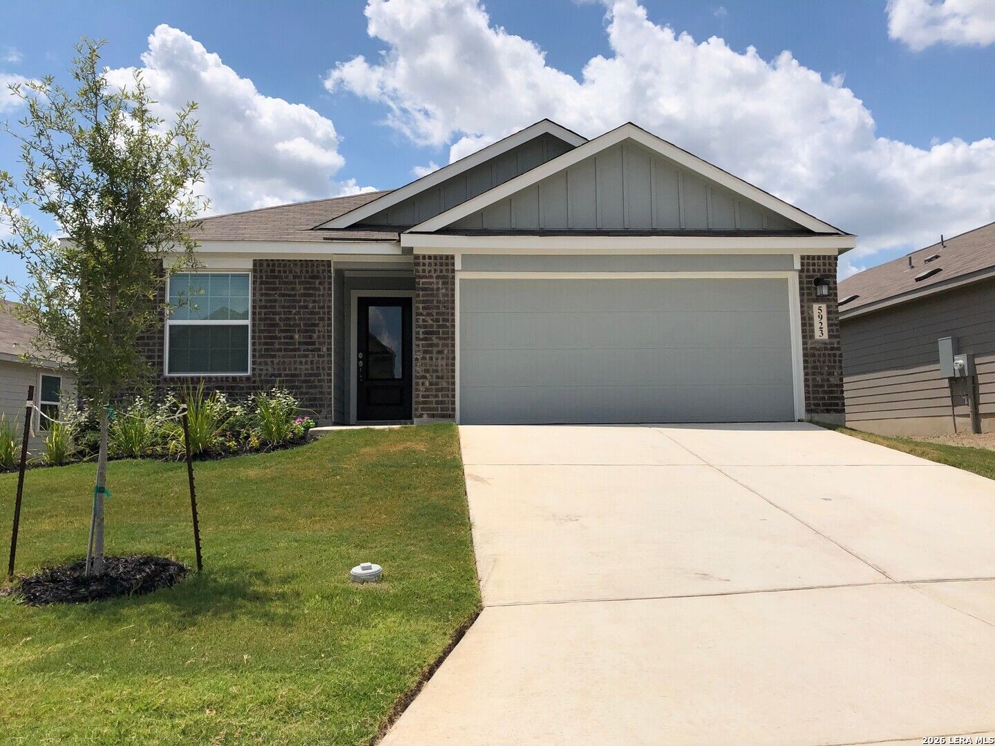 Property Photo: 5923 Sunshine Smt TX 78109