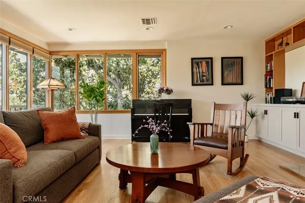 Property Photo: 13201 Cheltenham CA 91423