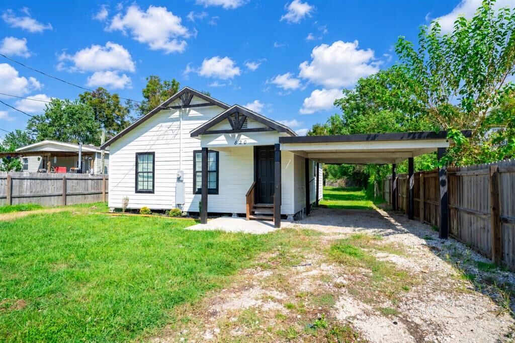 Property Photo:  820 Miller St Street  LA 70663 