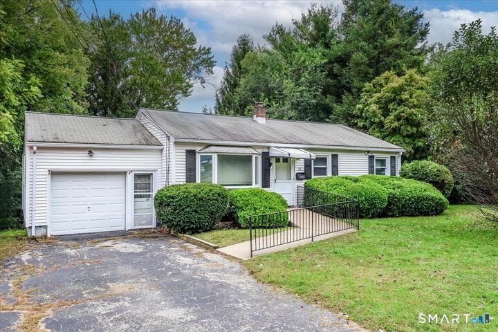 Property Photo:  25 Meadowbrook Road  CT 06811 