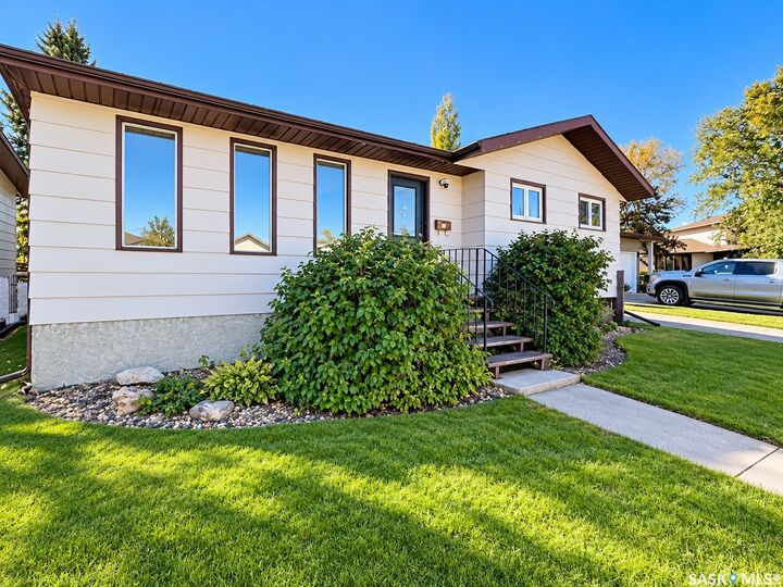 Property Photo:  3205 Bliss Crescent  SK S6V 7M1 