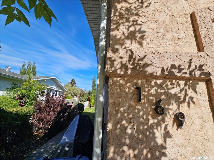 Property Photo:  169 9th Avenue E  SK S0K 4L0 