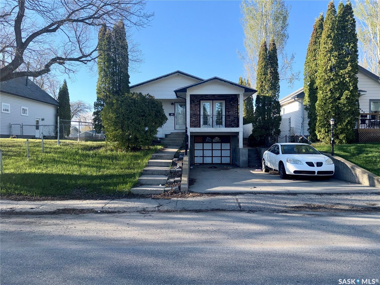 Property Photo:  318 25th Street E  SK S6V 1T1 