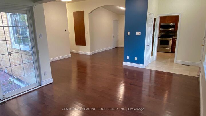 Property Photo:  