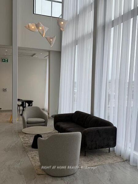 Property Photo:  6 David Eyer Road 307  ON L4S 0N5 